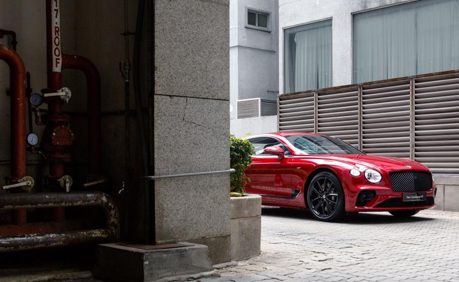 Bentley Continental GT 2018 года  (MY) (фото 6 из 18)